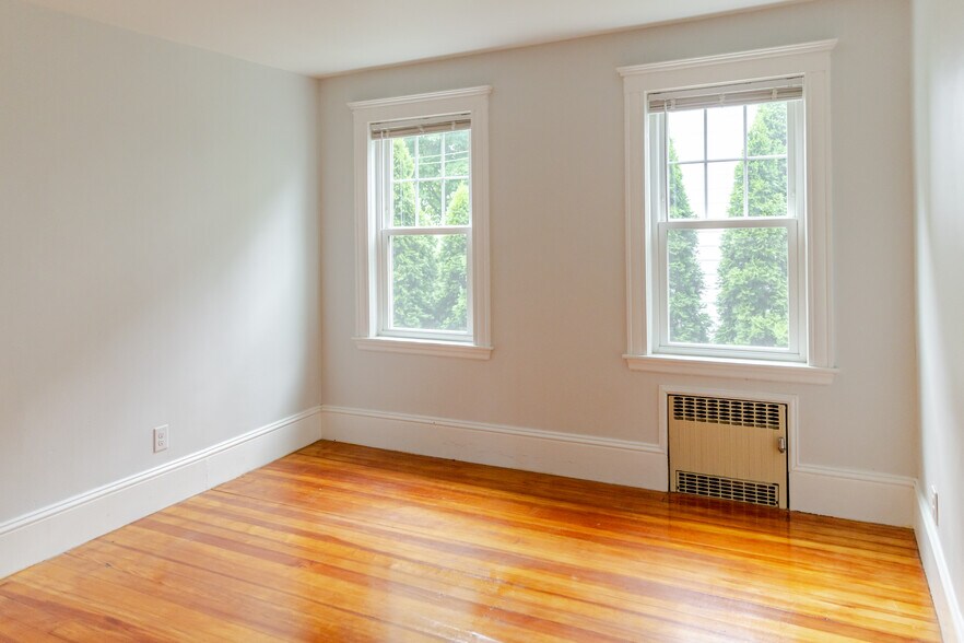 Building Photo - 241 Boylston St