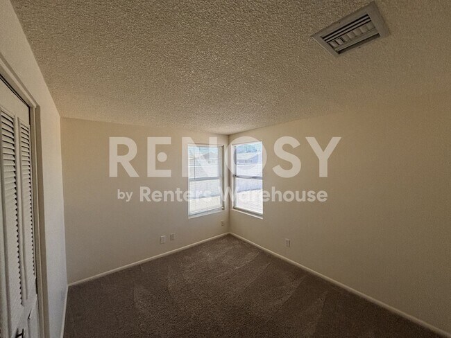 Building Photo - 3-BD, 2-BA Single Family House in Chandler!