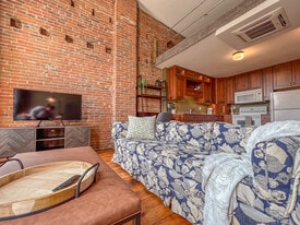 Building Photo - 1175 Iowa St