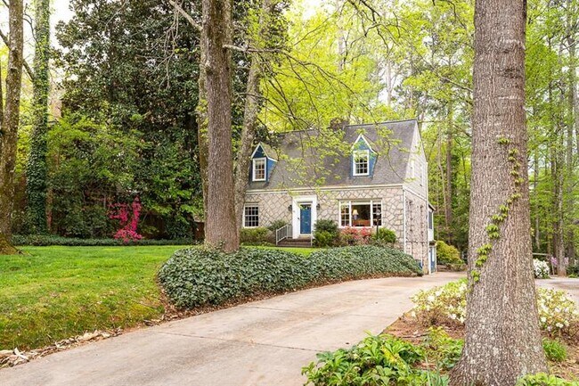 Building Photo - 65 Clarendon Ave