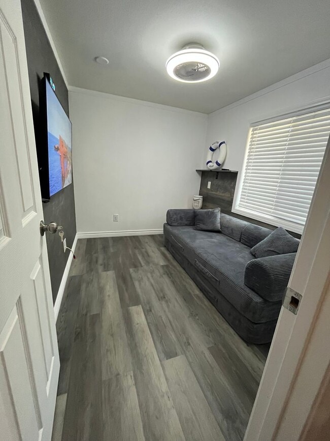 Building Photo - 3bdr 2 bth with a Bonus Room in Spring Val...