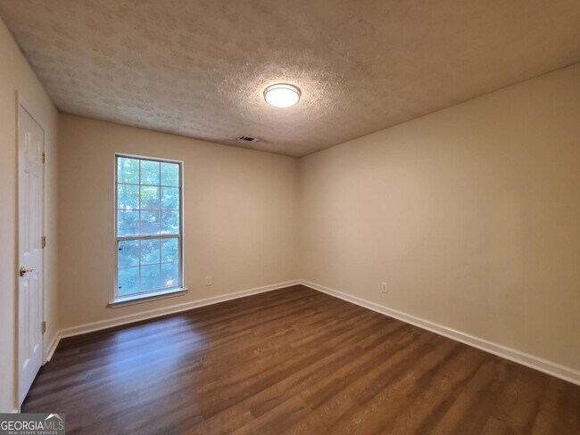 Building Photo - 217 Sweetgum Ln