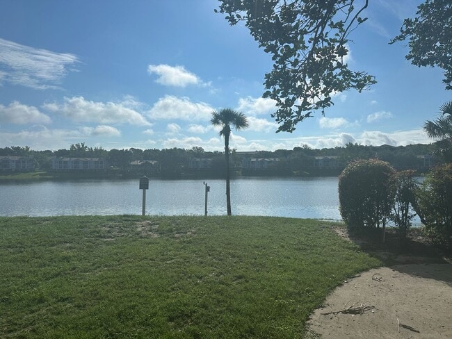 Building Photo - 2 bedroom  2 Bathroom in Orlando