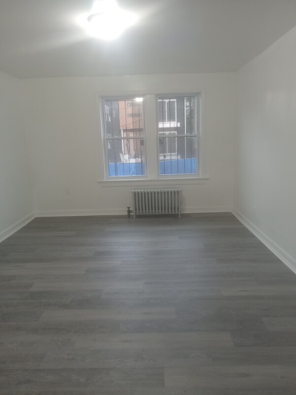Building Photo - 526 S 14th St