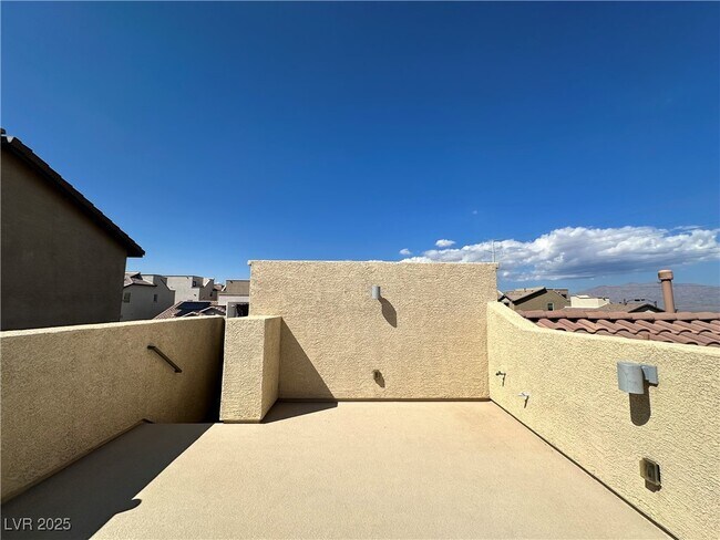 Building Photo - 10717 Red Badge Ave