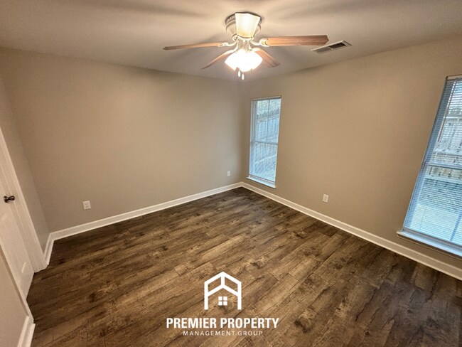 Building Photo - Charming 3BR Home with Vaulted Ceilings, Stainless Steel Kitchen & Fenced Yard in Odenville