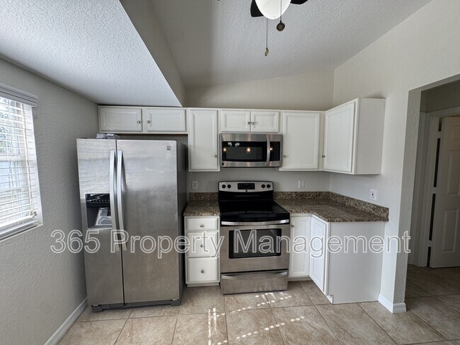 Building Photo - 4343 Belladonna Ave