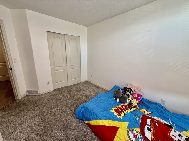 Building Photo - 8633 Chase Cir