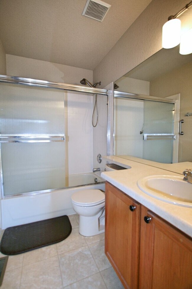 Building Photo - Stunning 4 Bedroom Home in Indigo Ranch!