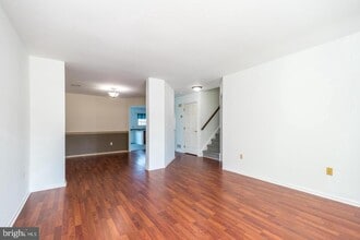 Building Photo - 3 Glen Meadow Ct