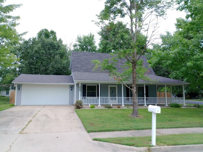 Primary Photo - Charming 3 Bedroom, 2 Bath Single Family H...