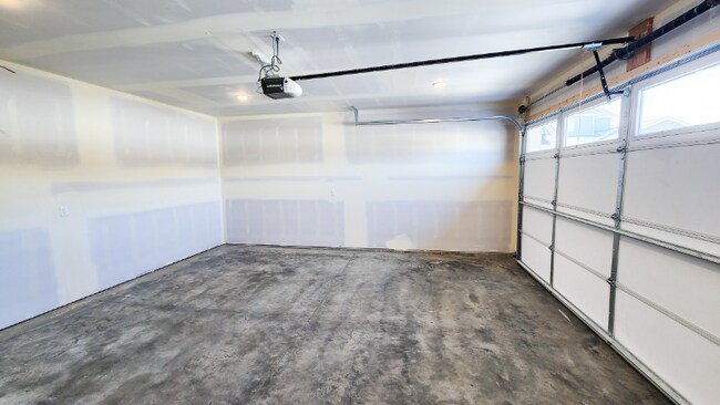 Building Photo - 302 Cottage Dr