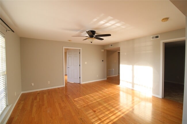 Building Photo - 5123 Welsh Dr