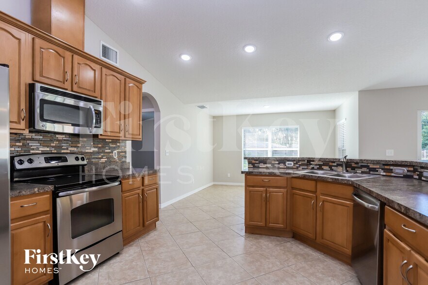 Building Photo - 1860 Kim Acres Ln