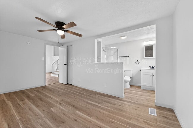 Building Photo - 301 Chew St