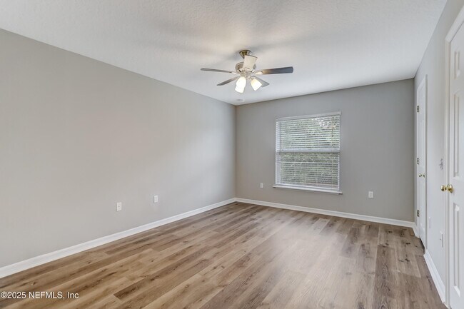 Building Photo - 172 King Arthur Ct