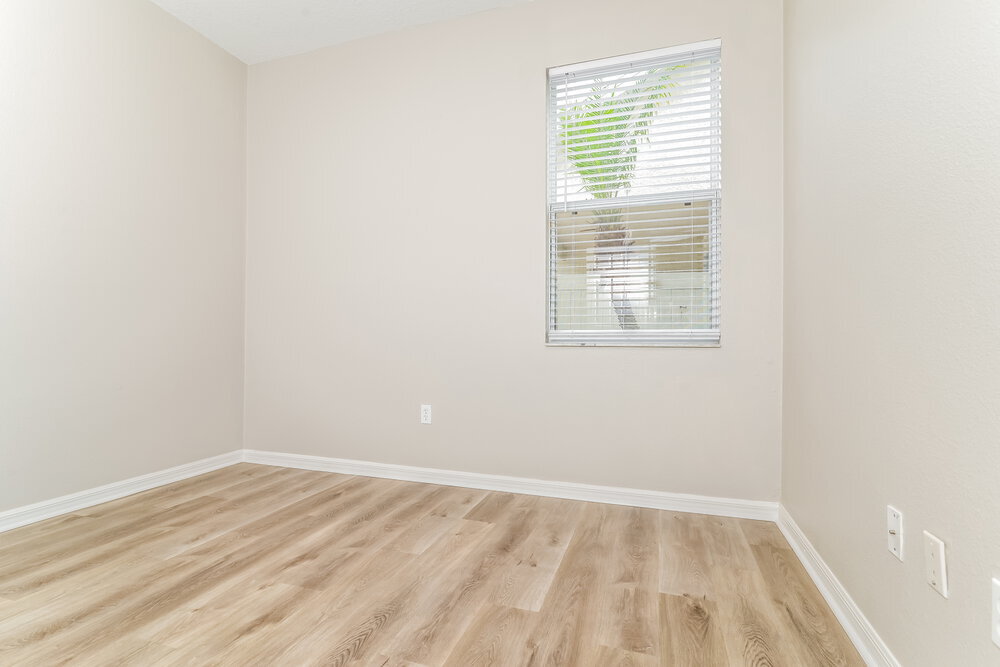 Building Photo - 14221 Lake Live Oak Dr