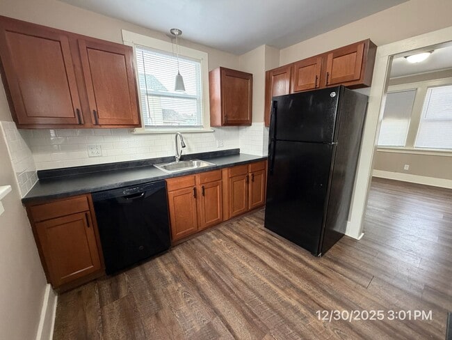 Building Photo - 3422 Smith St