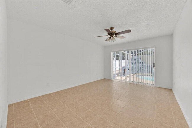 Building Photo - 642 Riggs Cir