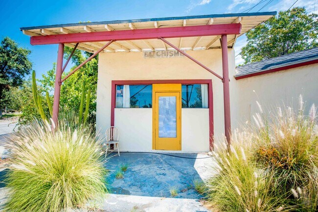 Building Photo - Bring Your Crew. Take the Whole Compound