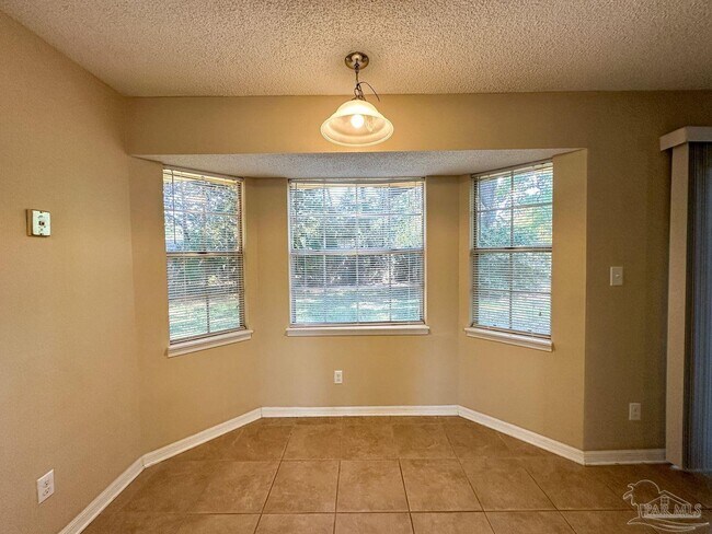 Building Photo - 3660 Buford Cir