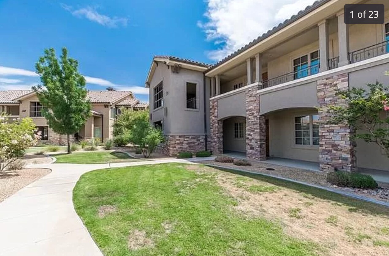 Building Photo - 810 S Dixie Dr