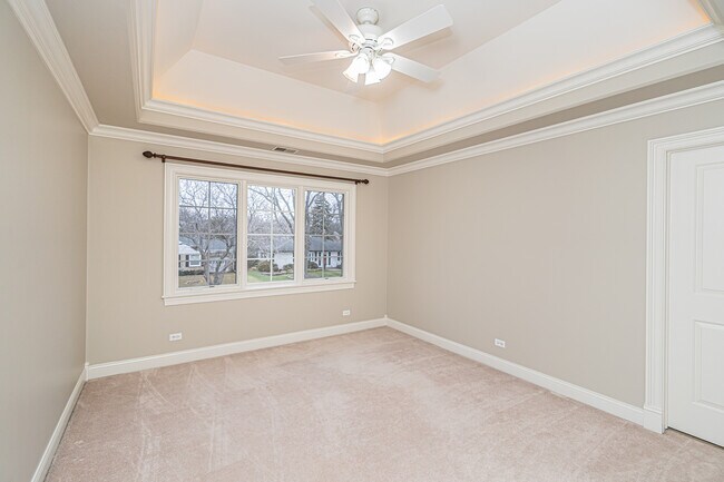 Building Photo - 361 S Elm St