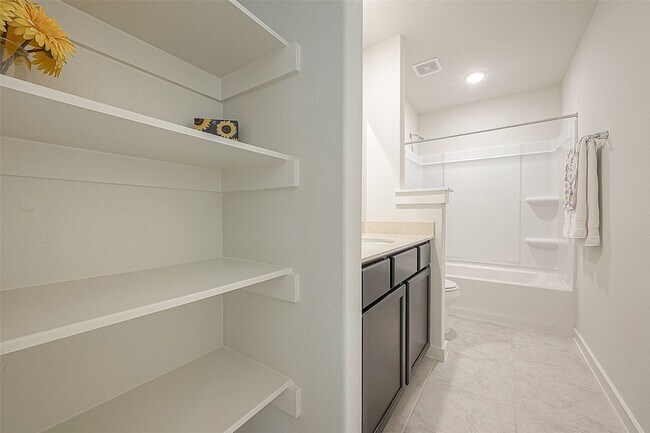 Building Photo - 7538 Coral Ter Dr