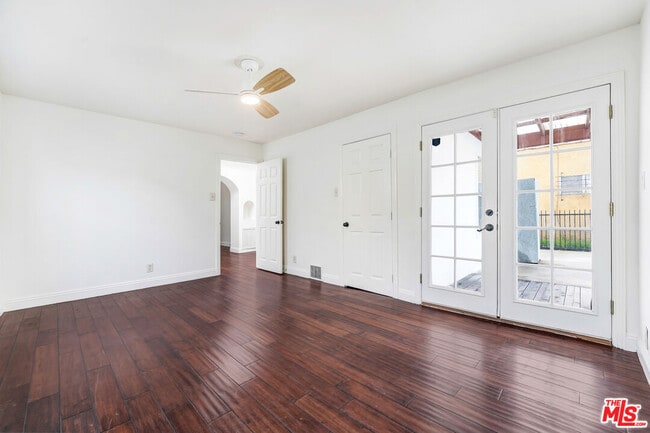 Building Photo - 2315 Cochran Ave