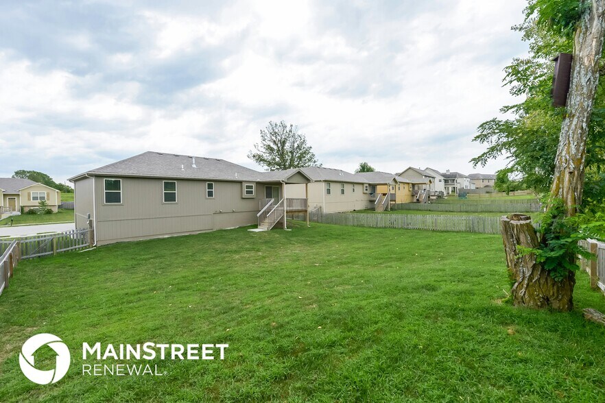 Building Photo - 409 Golfview Dr