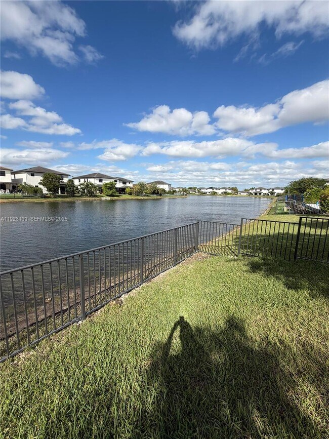 Building Photo - 4398 SW 173rd Ave