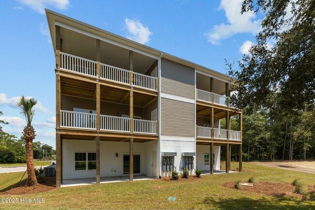 Building Photo - 400 Lighthouse Ln