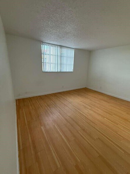 Building Photo - 408 NW 68th Ave