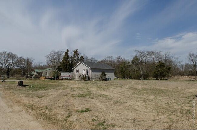 Building Photo - 112 Bellvue Dr