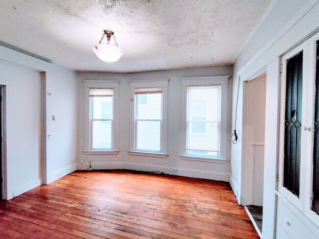 Building Photo - 1644 Chapel St