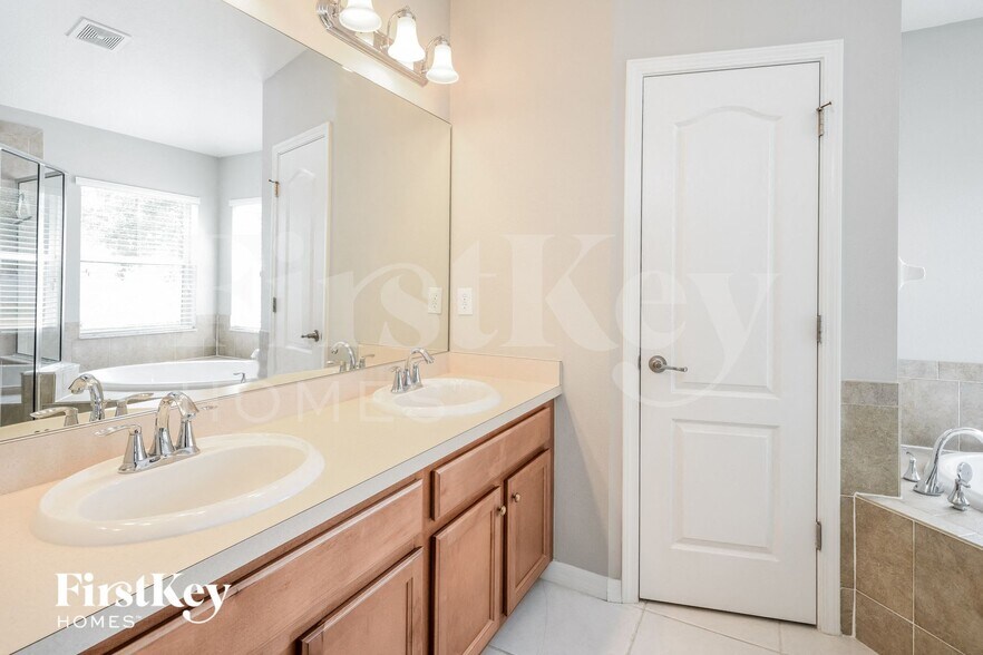 Building Photo - 13927 Chalk Hill Pl