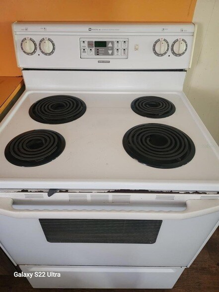 Building Photo - 1821 Los Pinos Rd