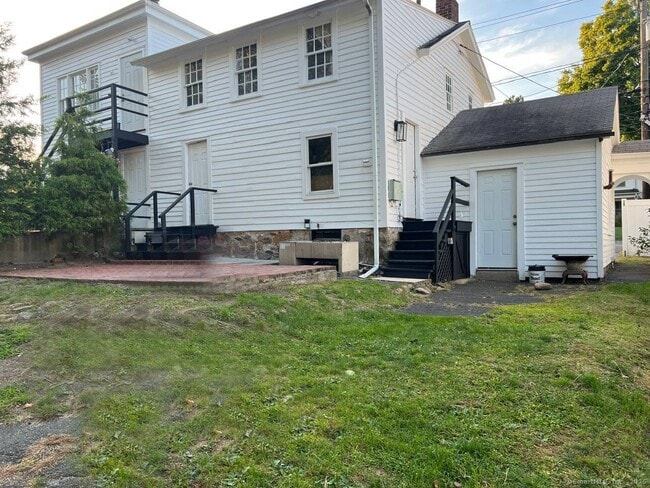 Building Photo - 694 Boston Post Rd