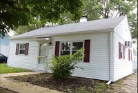 Building Photo - 1324 Fairlawn Dr