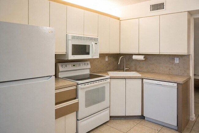 Building Photo - 5910 Morningstar Cir