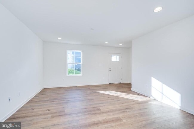 Building Photo - 192 Ludgate Mnr