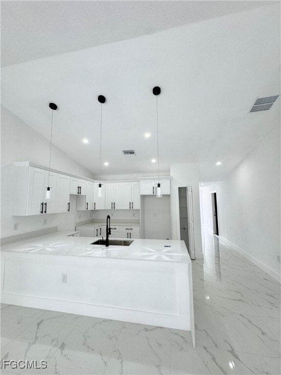 Building Photo - 670 Chemstrand St E