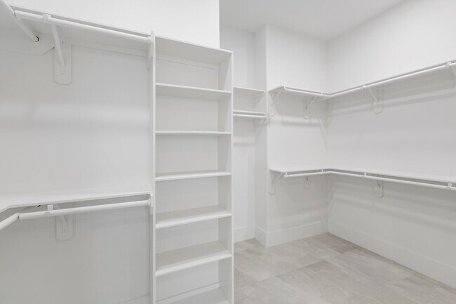 Building Photo - 114 Bentwood Dr