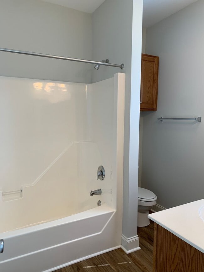 Building Photo - 3 Bedroom 2 Bath Townhome in Pleasant Grov...