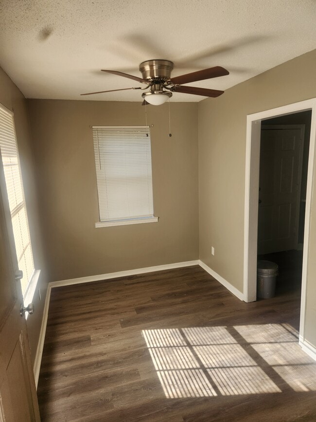 Building Photo - 3307 Amselle Cir