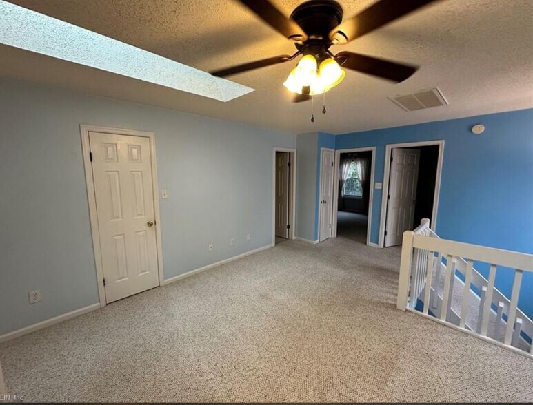 Building Photo - 3930 Roebling Ln