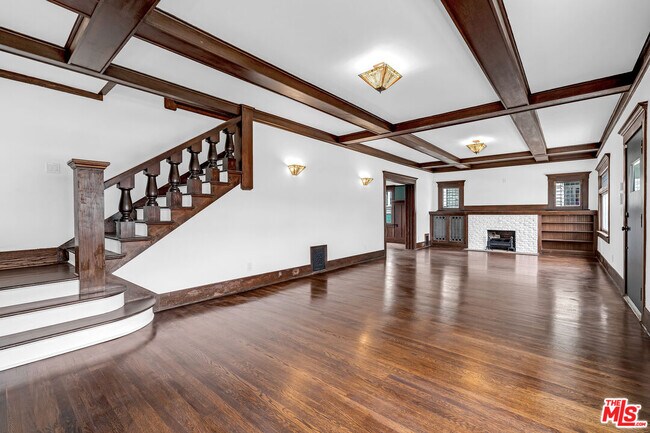 Building Photo - 1804 Roosevelt Ave