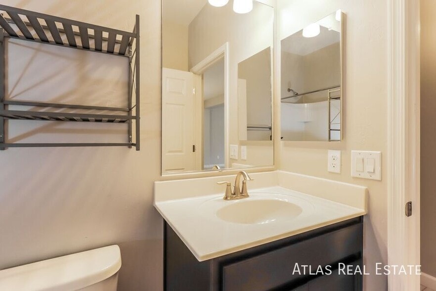 Building Photo - 12102 E Metz Dr