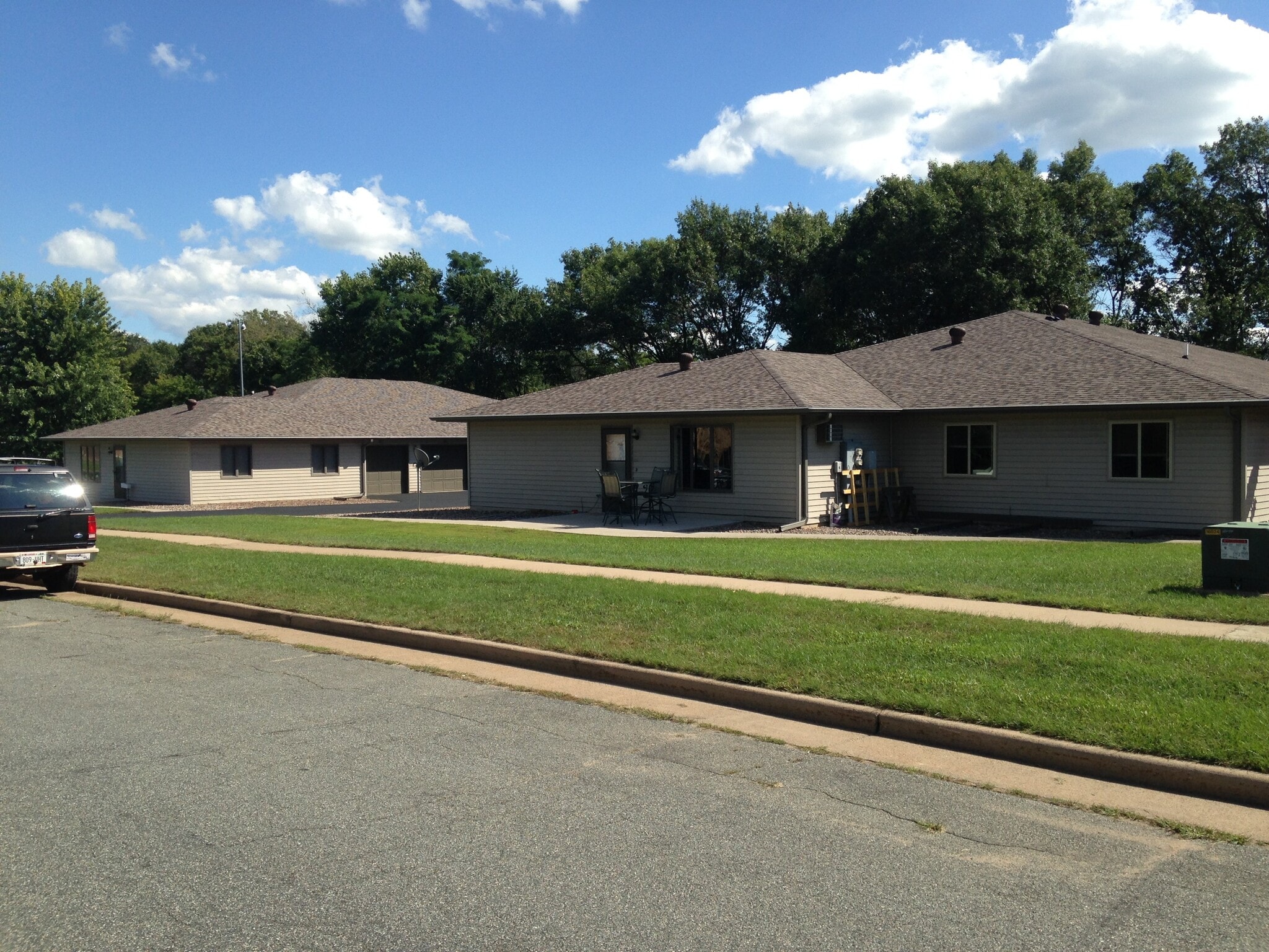 Building Photo - 1411 Devney Dr