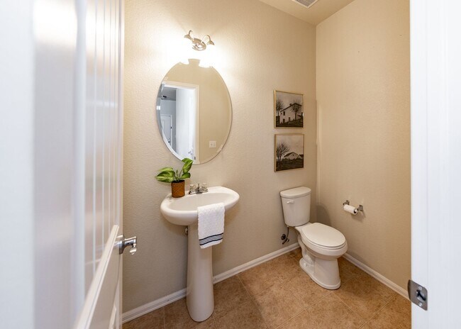 Building Photo - Cute End Unit 3 Bedroom Townhome in Lorson Ranch Next to Open Space